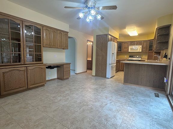 3rd image of 7520 89th St SE