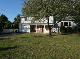 28 Belmont Dr, Livingston, NJ 07039