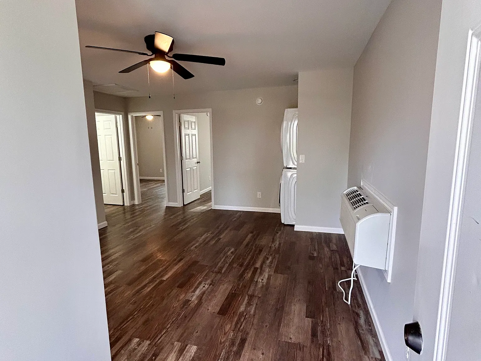 2 bed, 700 sqft, $1,200 — Photo 2