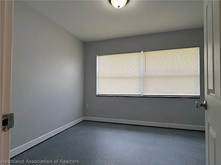 1817 Sandra Blvd — Photo 9