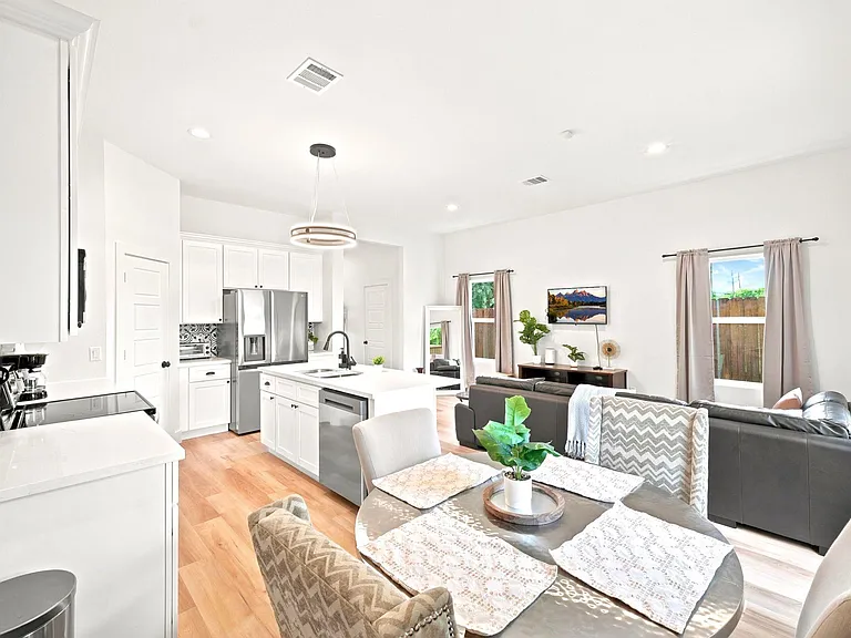 9240 Culver St #B — Photo 4