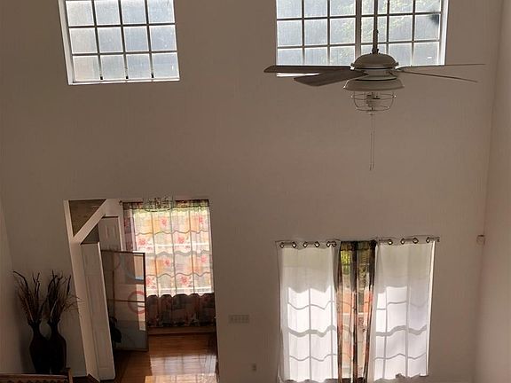 3rd image of 4248 NW 36th St