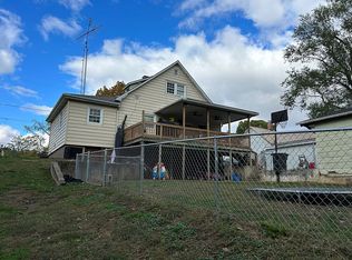 204 Hunt Ave, Hillsboro, IL 62049