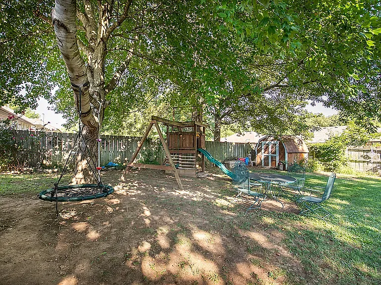 3957 W Wayland St — Photo 2