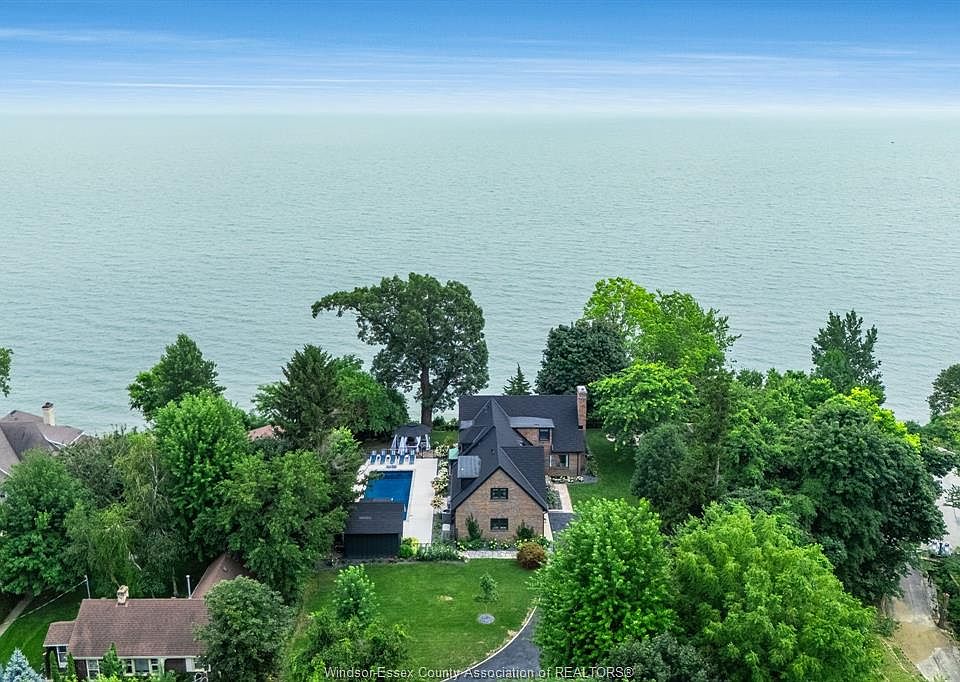 1st image of 24 Bayshore Dr