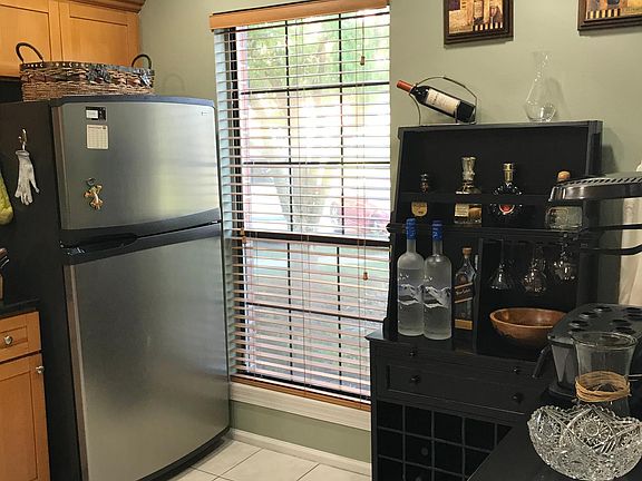 5th image of 288 Bromley Pl