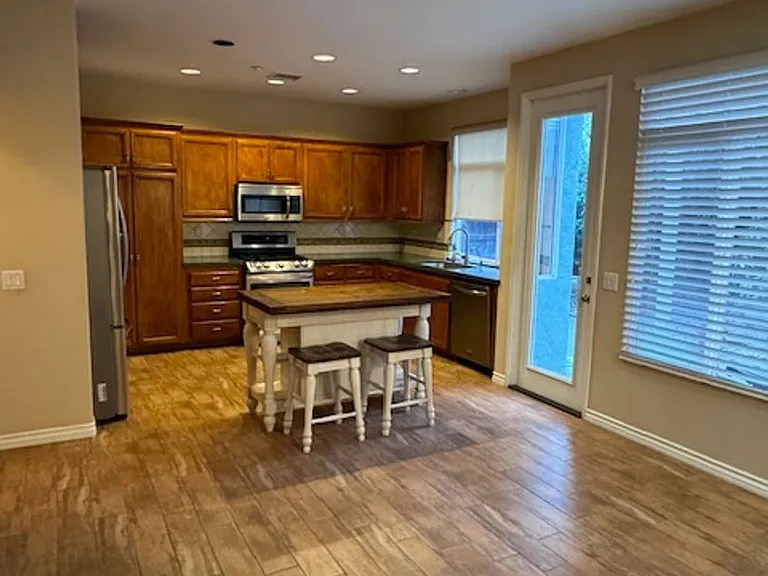4764 Nielsen St — Photo 4