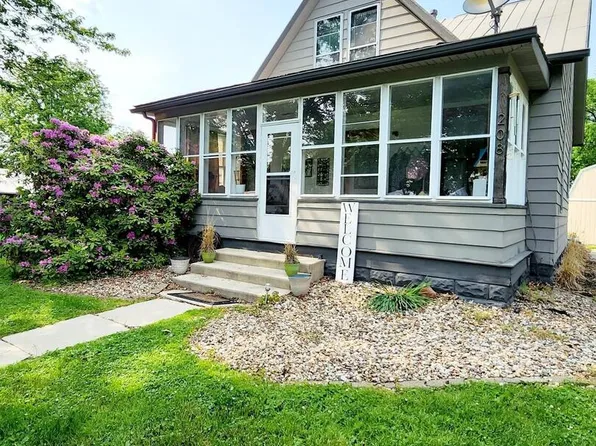 208 Houston St, Coatsburg, IL 62325