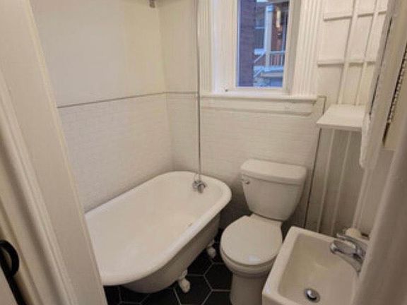 3rd image of 2220 Park Ave #1