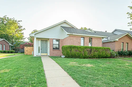 6218 Bell Gables Photo 1