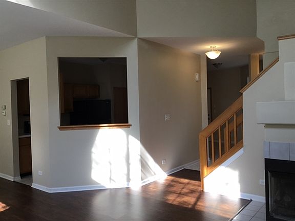 4th image of 185 Shorewood Dr #303