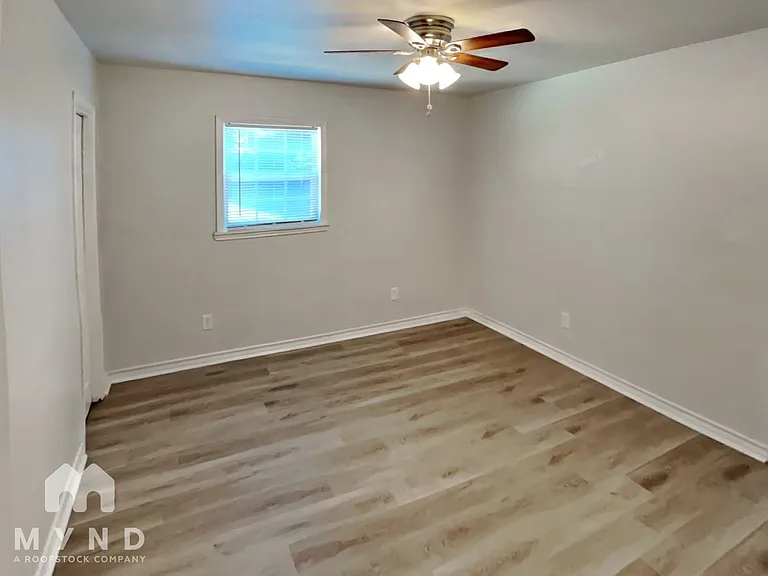 1721 Whiting Dr — Photo 18