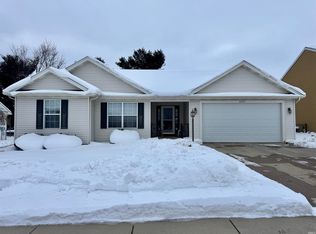 4433 Jade Crossing Dr, South Bend, IN 46628