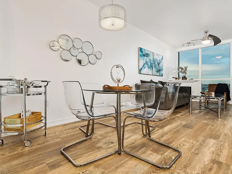 300 W Beech St #1904 — Photo 7