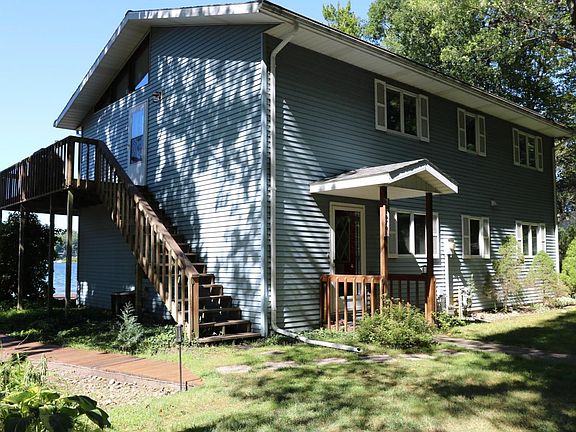 3rd image of 31676 Evergreen St