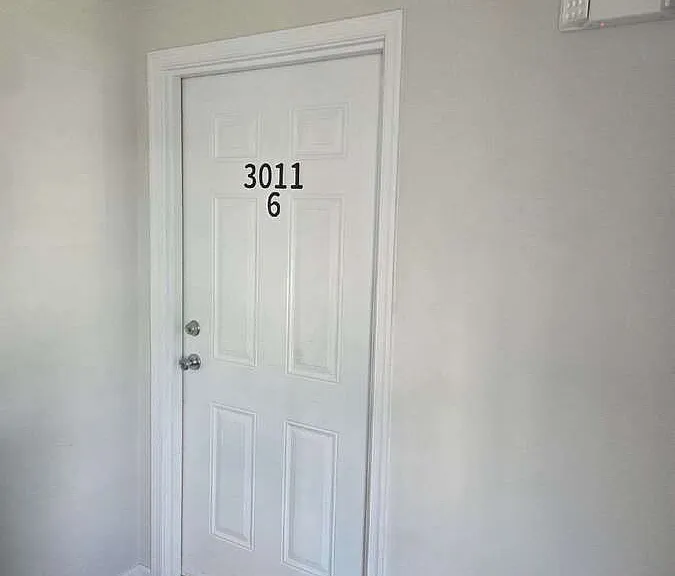 3011 Locust Grove Ct #6 — Photo 2