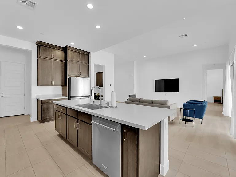 323 Robledo St — Photo 12