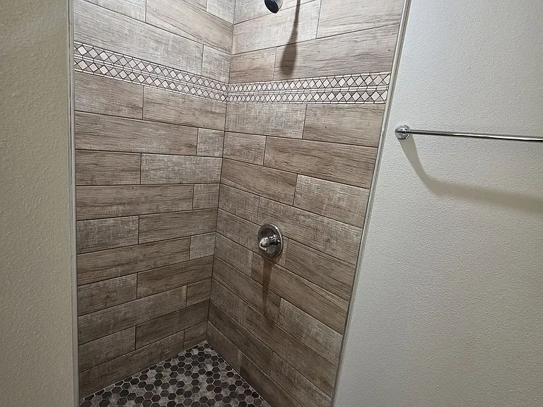 218 W 9th St #1D — Photo 3