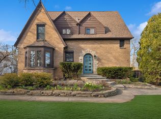 660 Northmoor Rd, Lake Forest, IL 60045