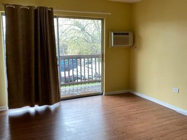 7413 Brookdale Dr, Darien, IL