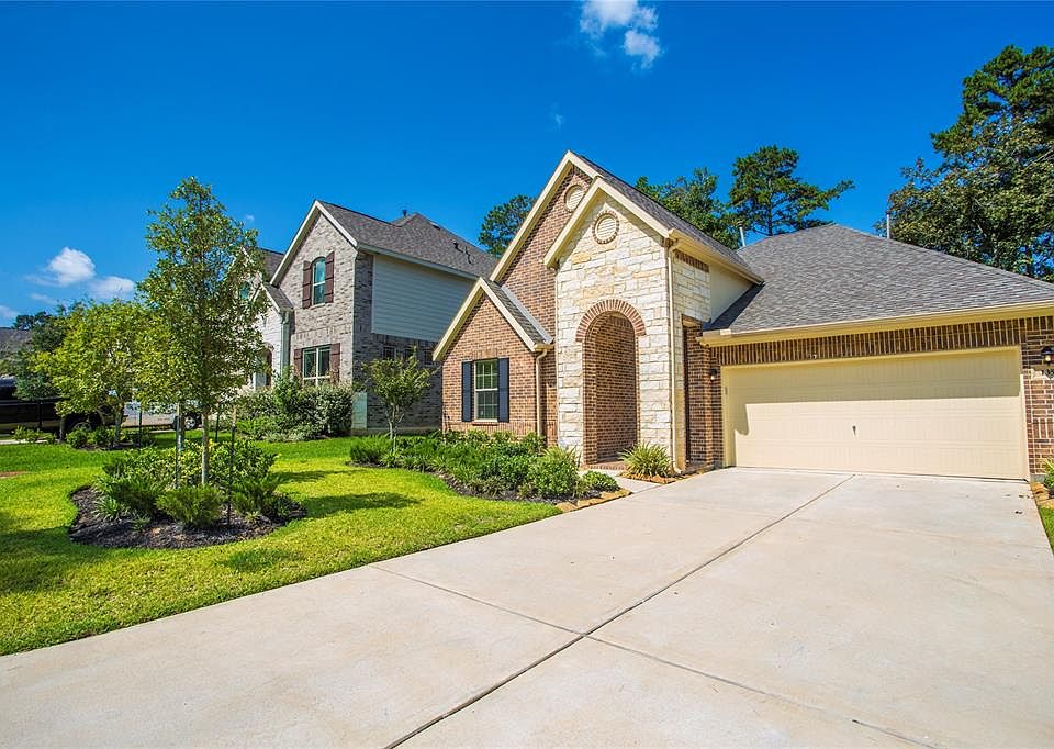 1st image of 135 Brighton Woods Ct