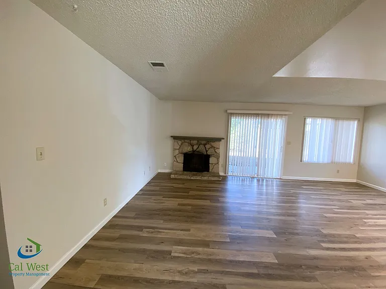 421 Gwinn Ct — Photo 10