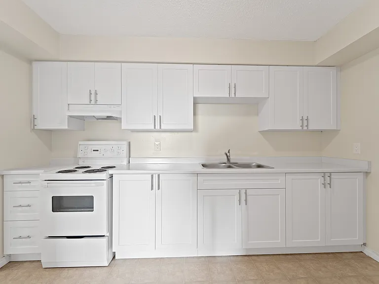 3540 Peter St — Photo 14