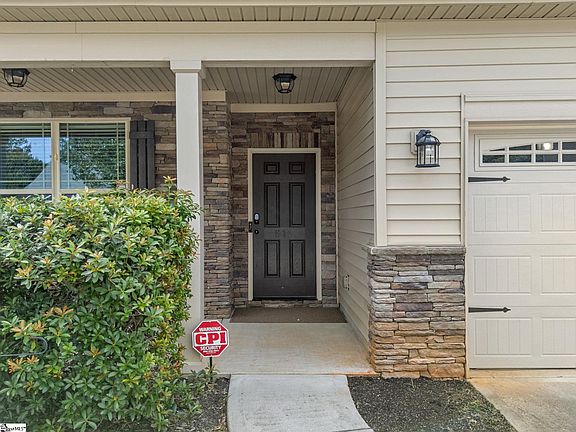 2nd image of 511 Riverdale Rd