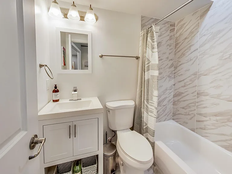 716 Jackson St NE #2 — Photo 22