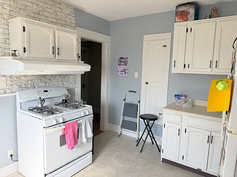 91 Grove St #2 — Photo 6