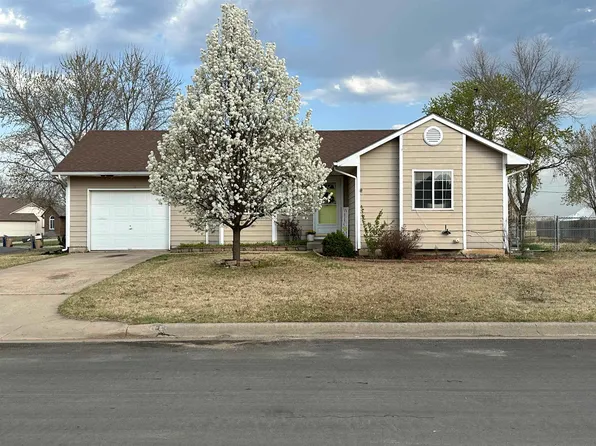 700 N Rolling Hills Dr, Clearwater, KS 67026