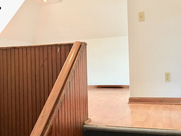 2nd image of 514 W Cross St APT 6