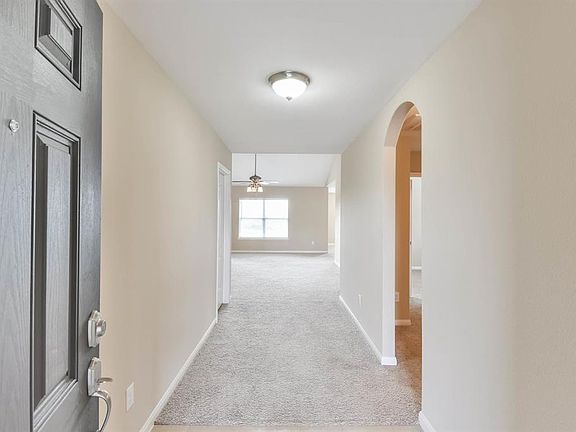 4th image of 2702 Tracy Ln