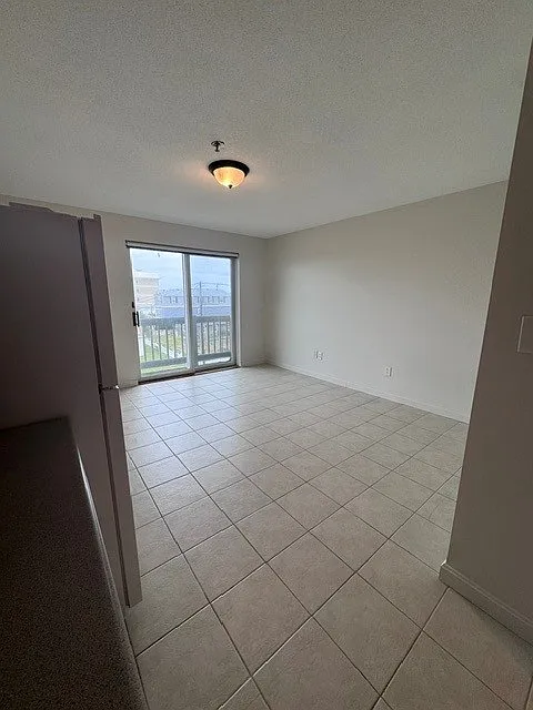 550 Winnacunnet Rd — Photo 4