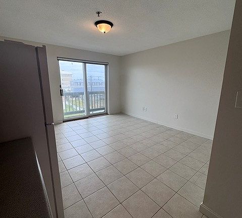 4th image of 550 Winnacunnet Rd