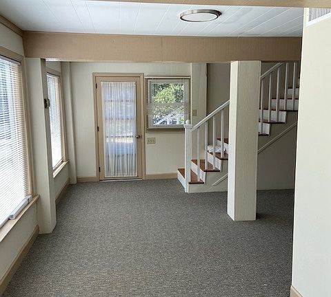 3rd image of 2038 Trinity Ave