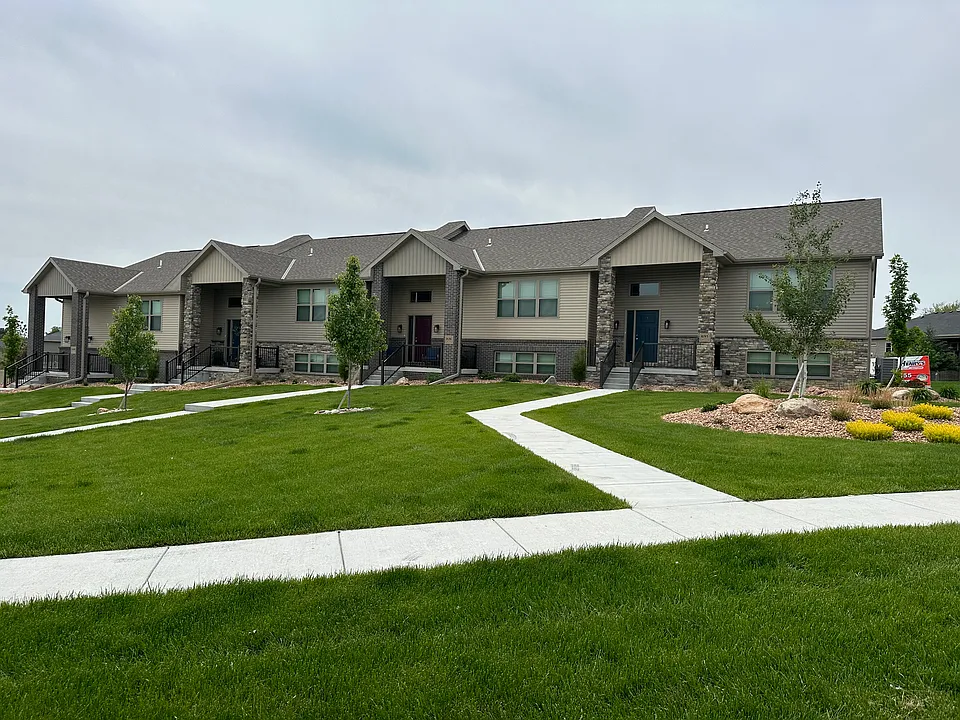 8195 Regent Dr