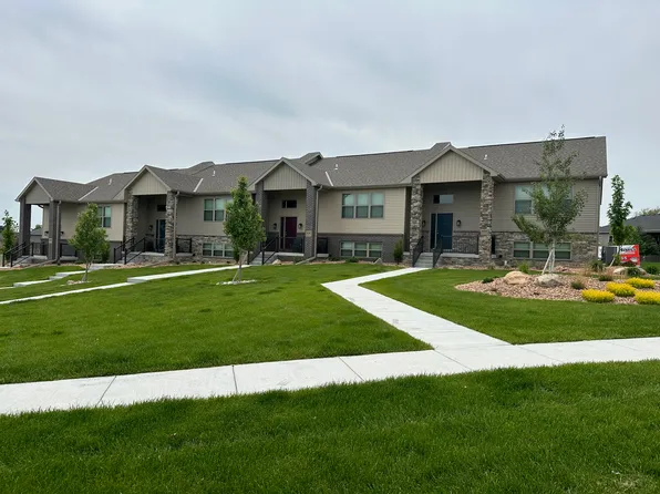 8195 Regent Dr, Lincoln, NE 68507