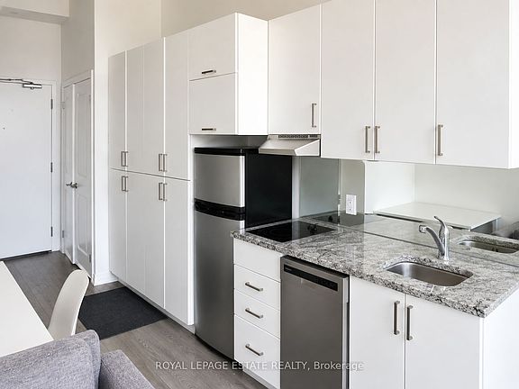 5th image of 1900 Simcoe St N #835