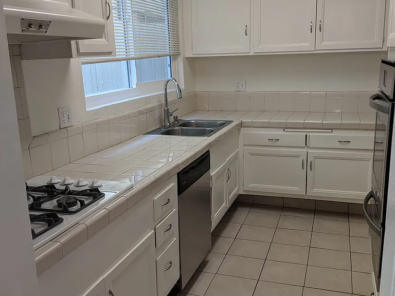 11681 Gorham Ave #6 — Photo 8