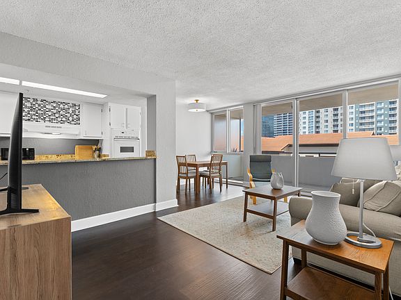 2nd image of 470 3rd St S Unit 612
