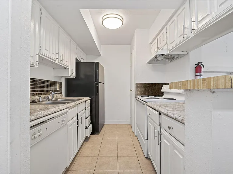 6001 Reims Rd #802 — Photo 6