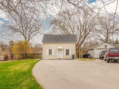 1204 W 3rd St, Cedar Falls, IA, 50613