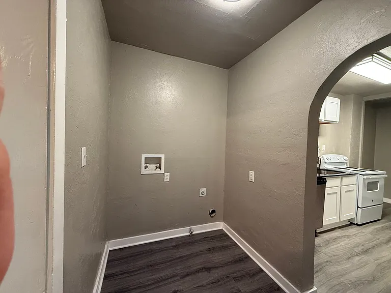 2432 NW 12th St — Photo 7