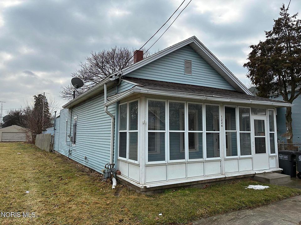 2nd image of 1224 N Michigan St