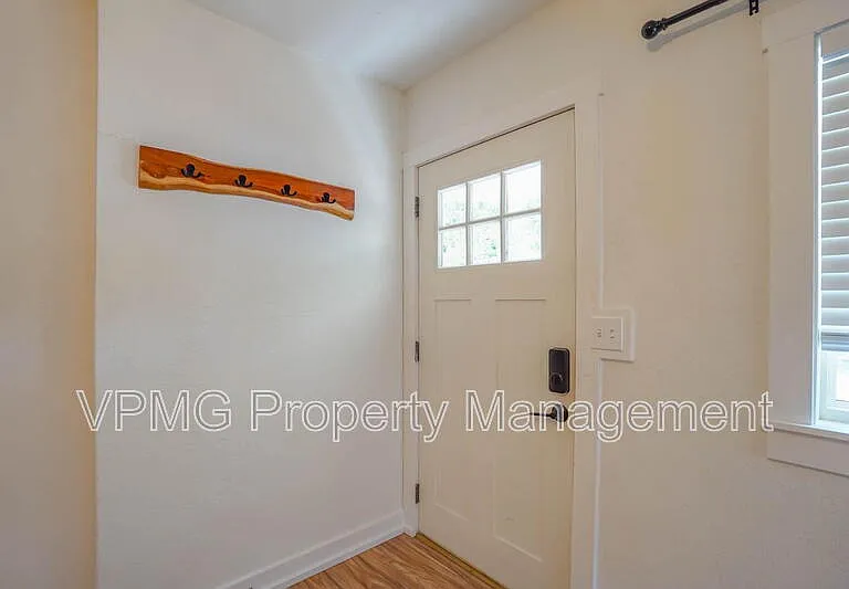 3113 Yeoman Ave — Photo 3