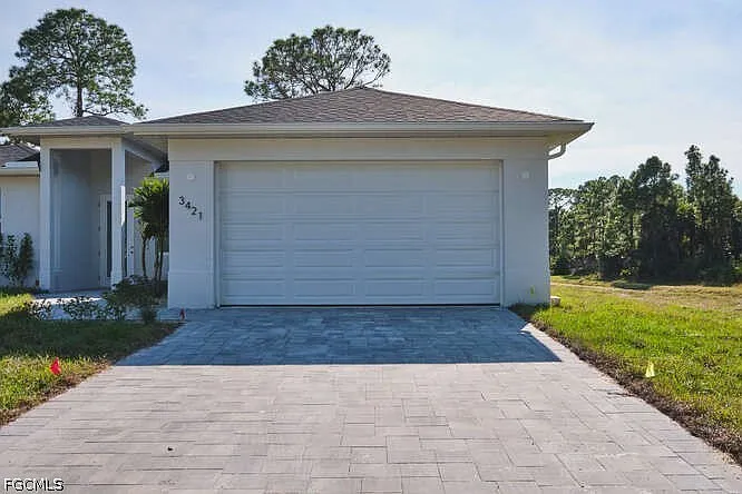 3 bed, 2.0 bath, 1300 sqft, $1,800 — Photo 2
