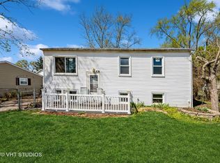 204 Cypress Dr, Streamwood, IL