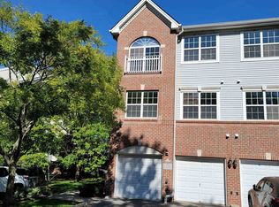 86 Lyon Ct, Jersey City, NJ