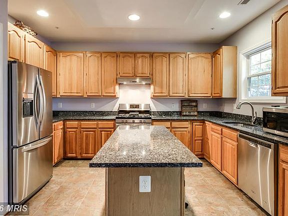 4th image of 7908 Beach Plum Ln